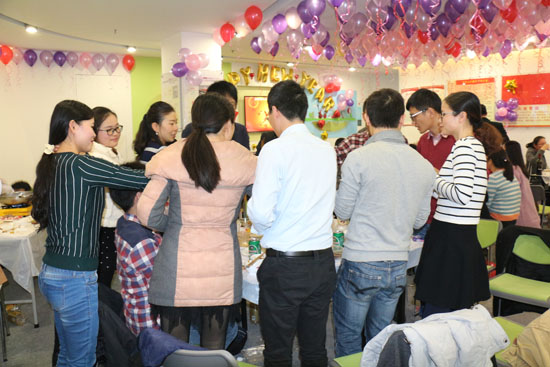 亞泰光電2015企業(yè)年會員工聚餐