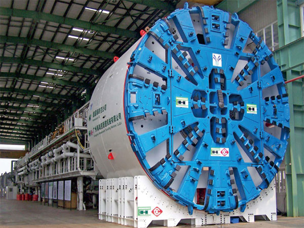 盾構機的了解：盾構機是個高度集成、復雜的系統，也稱挖掘機